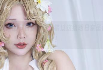 Hana Bunny的节日魔法：别错过这组明日奈圣诞装的美图分享！